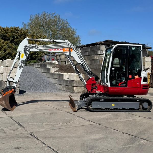 Takeuchi TB250-2 Takeuchi TB250-2 huren | Post Rental & Trading